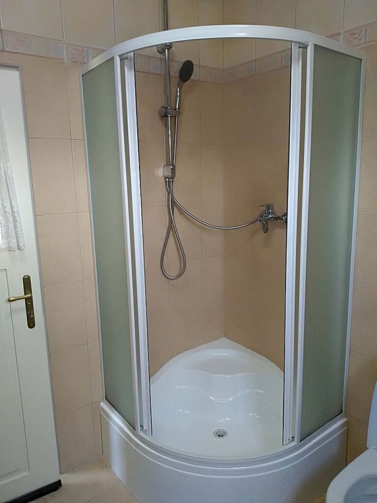 sprchovy-kout-v-koupelne-ff3c-872614-w800