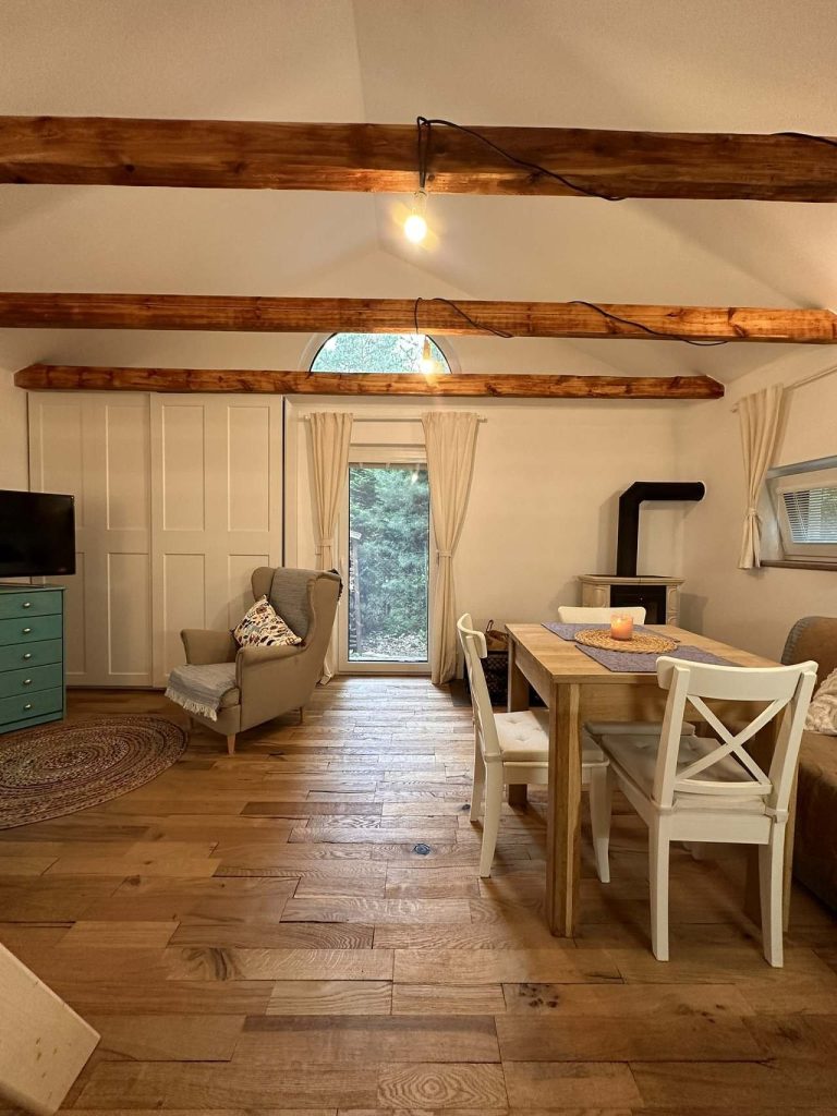 0b9c8b89-6e84-4978-85a7-ac593755f341-1-102-o-2d78-926811