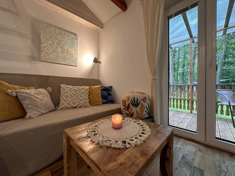 cb5d3ce5-c8b7-4961-9a93-bd3252b923d3-1-102-o-a4a9-926810