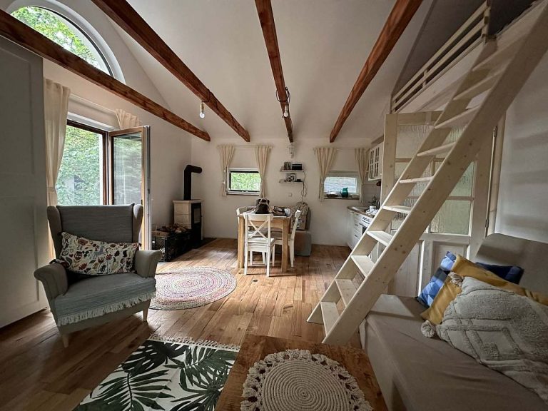 cf12da05-5b83-47db-8138-be8730f8e813-1-102-o-951d-926803-w1200