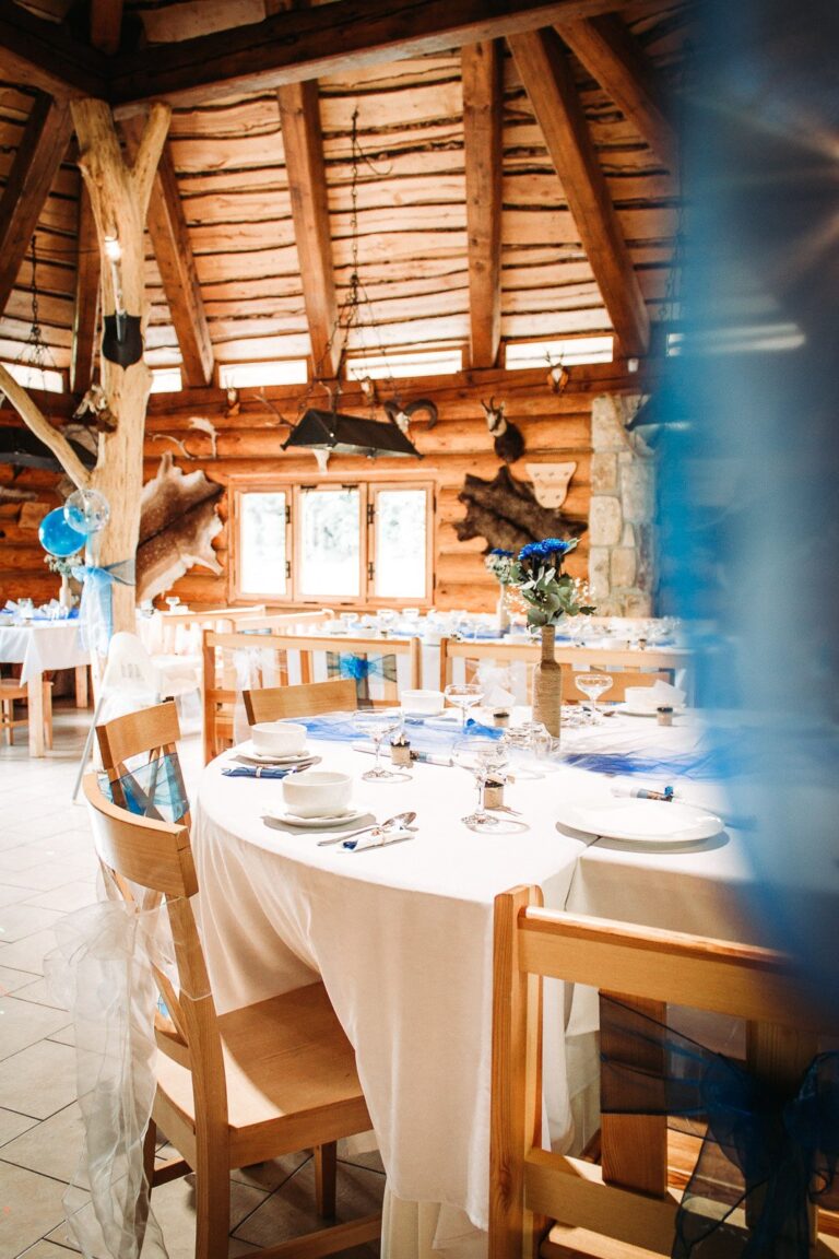 6152101290e409300de22024_ubytovani-sm-87