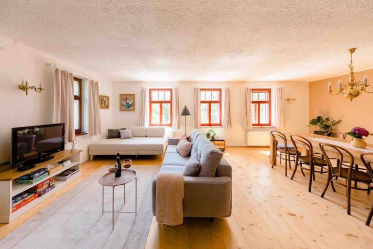 7bec3d42-0209-42bf-b8c8-b3c34d8808a8