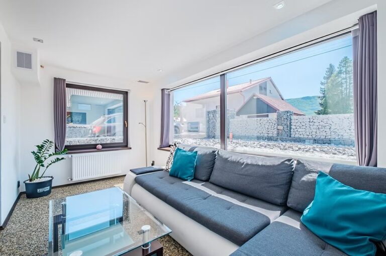 7e0b83_d7ae1c414f614dd8ac7fe5723abb7c39~mv2