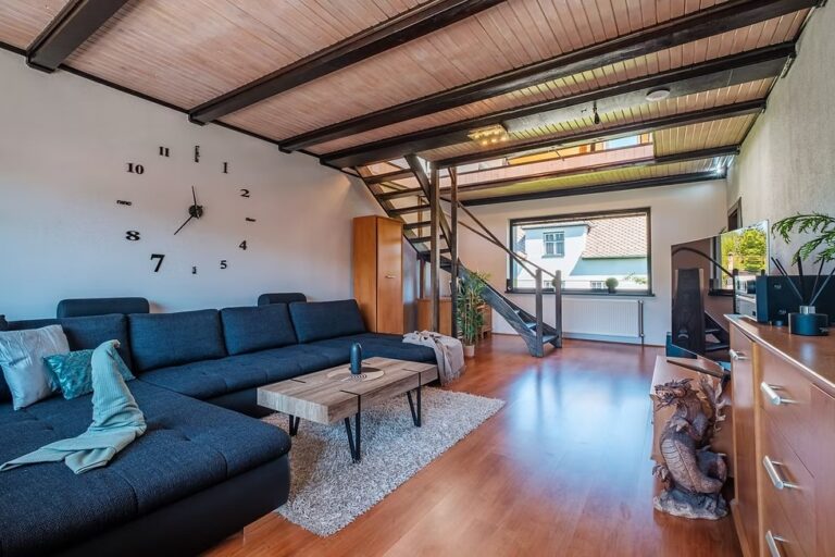 7e0b83_e7b4cb77b34b400f9cb9173818b2804d~mv2