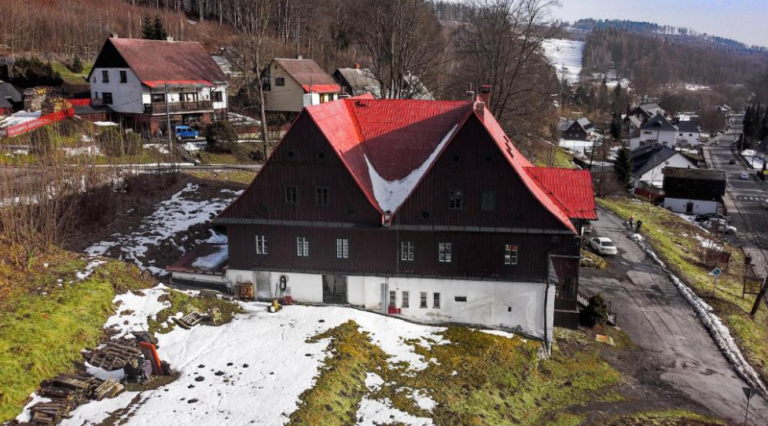 a20e9029-33f0-4d7d-be9c-d7dc9d75c024